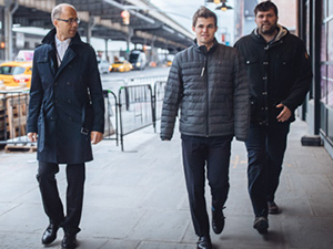 Magnus Carlsen with his father and his second P.H.Nielsen during his match with S. Karjakin. 